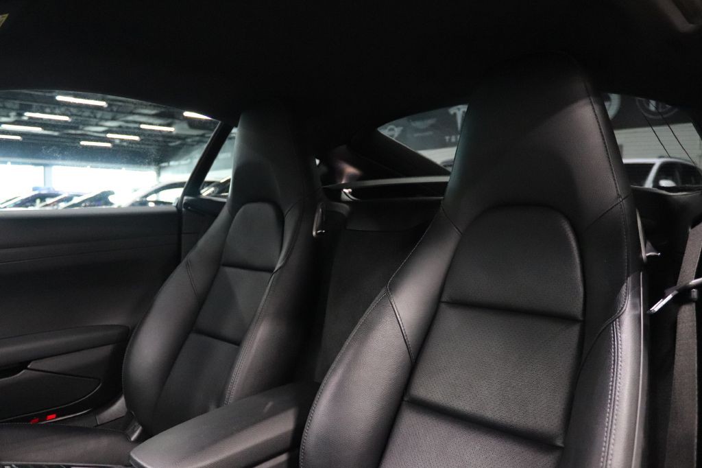 2019 Porsche Cayman Image 11