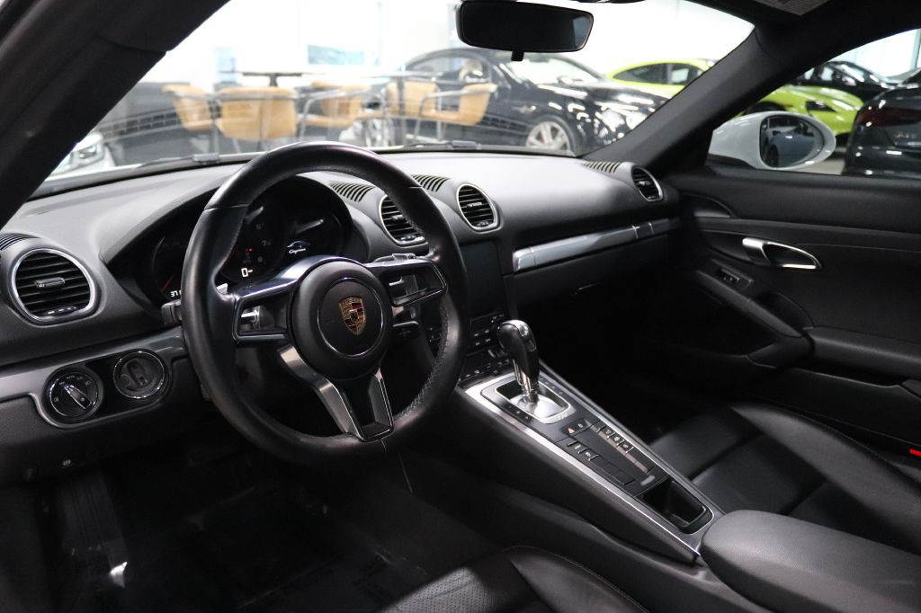 2019 Porsche Cayman Image 12