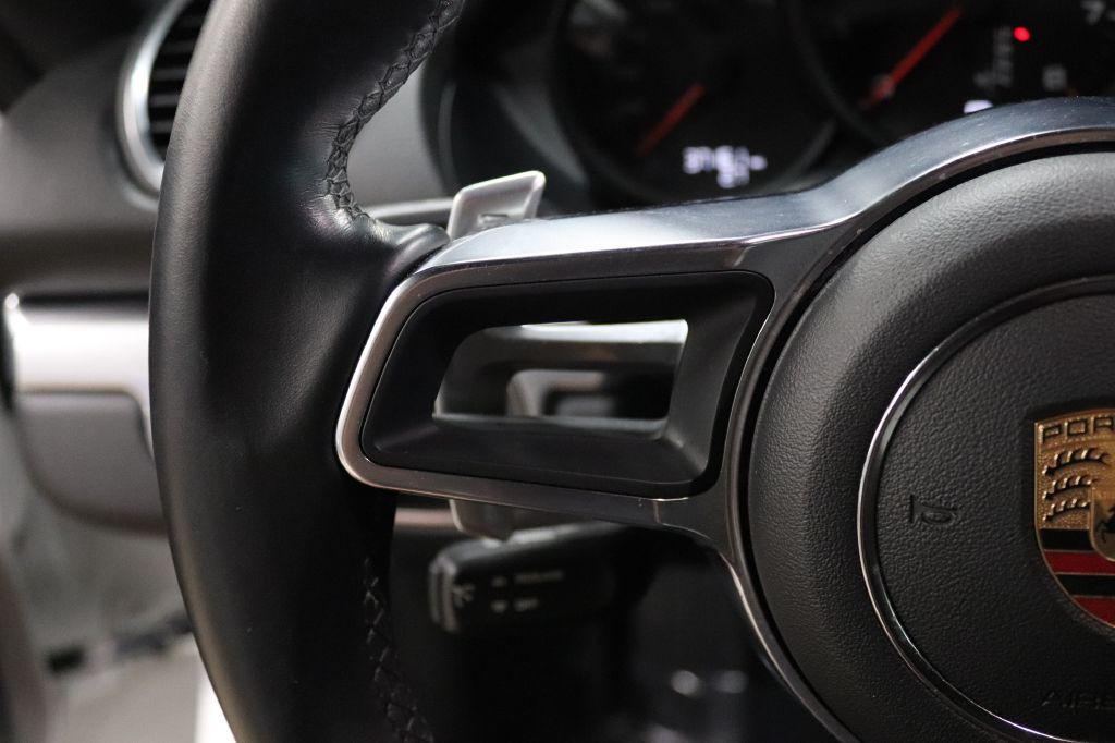 2019 Porsche Cayman Image 20