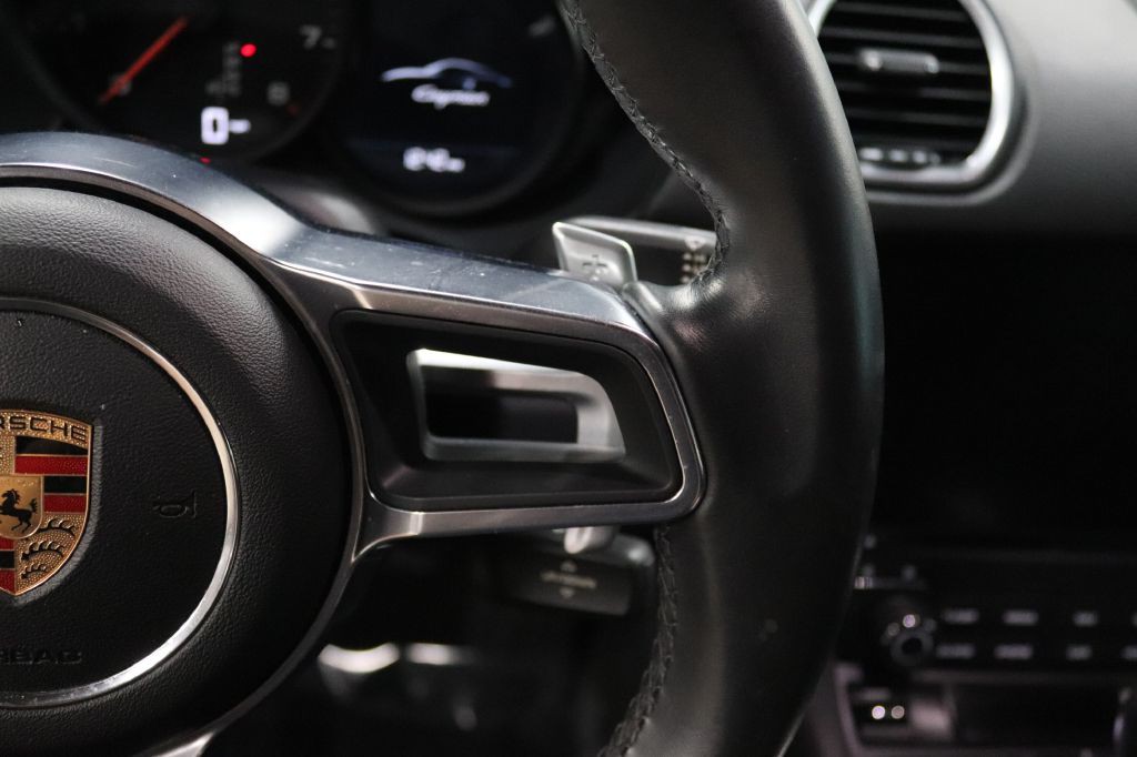 2019 Porsche Cayman Image 21