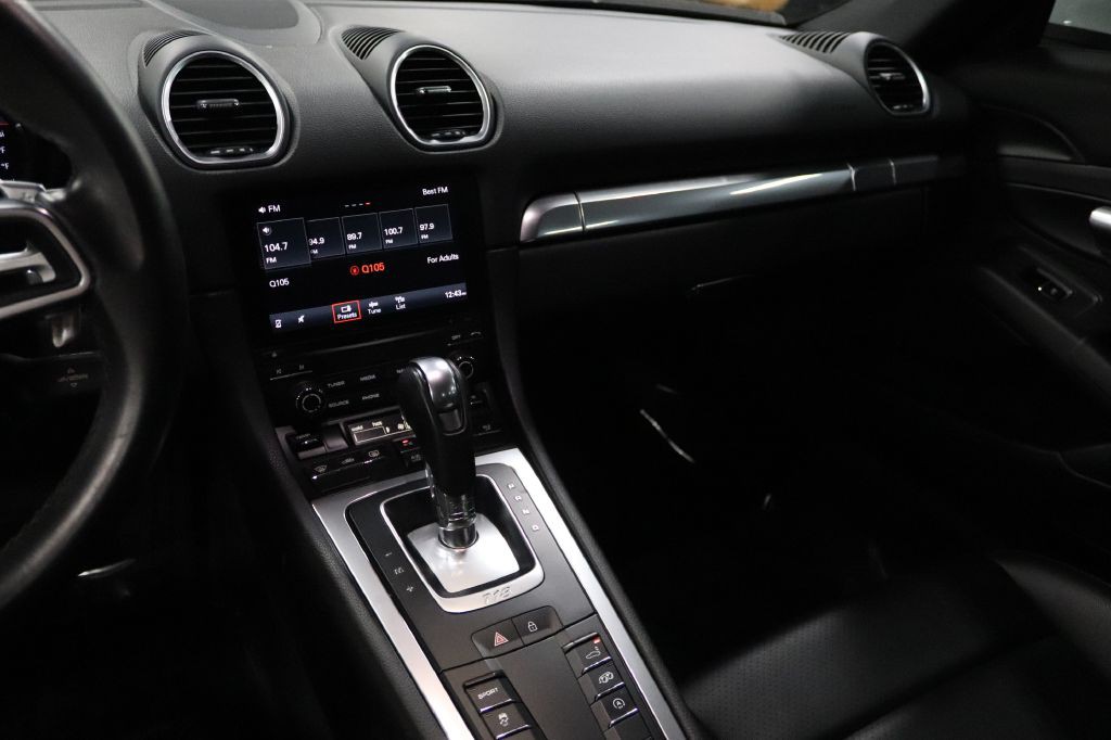 2019 Porsche Cayman Image 22
