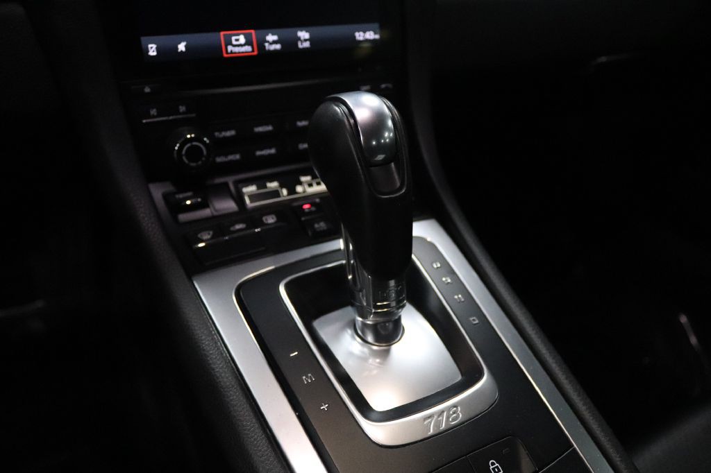 2019 Porsche Cayman Image 23