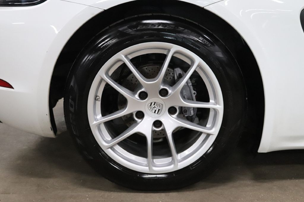 2019 Porsche Cayman Image 30
