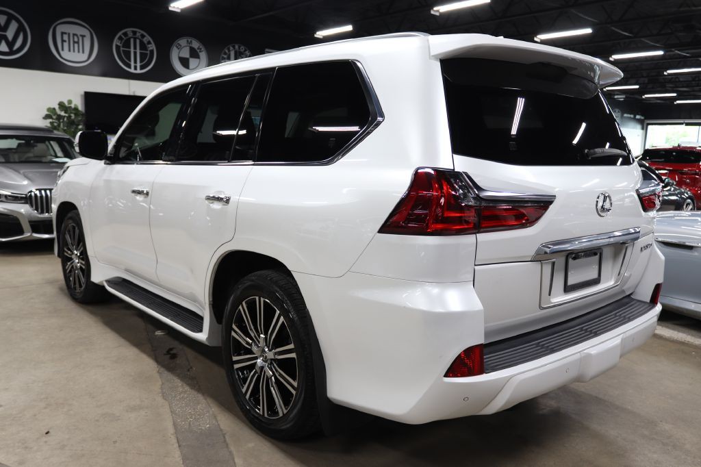2019 Lexus LX Image 3