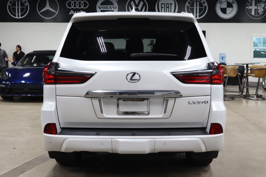 2019 Lexus LX Image 4
