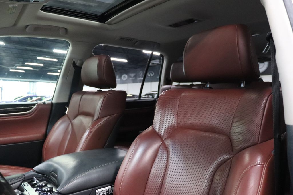 2019 Lexus LX Image 10