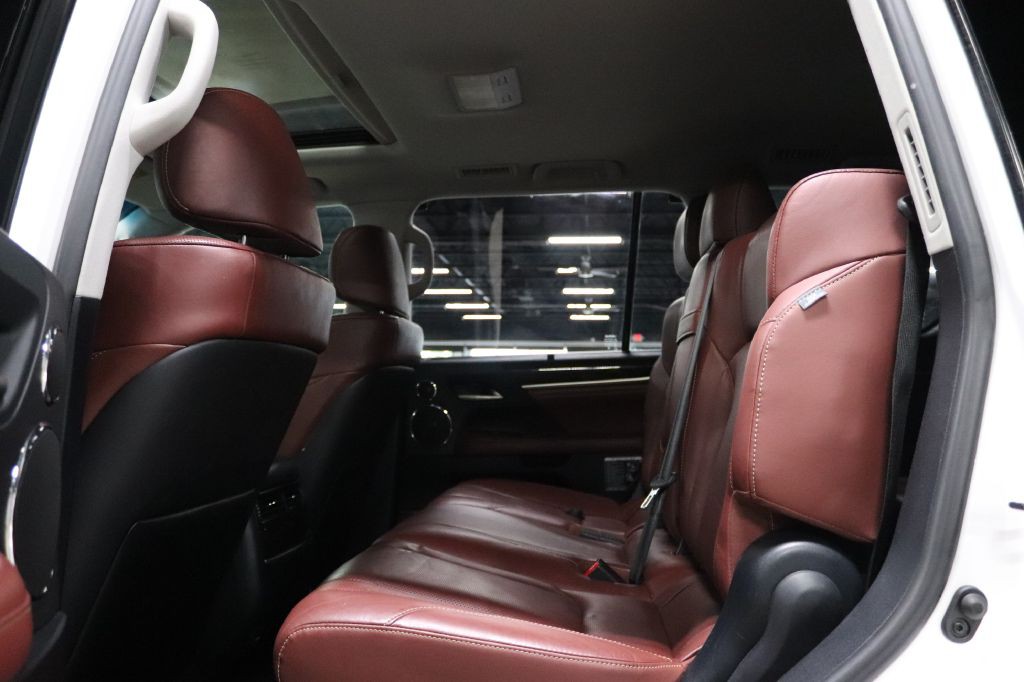 2019 Lexus LX Image 13