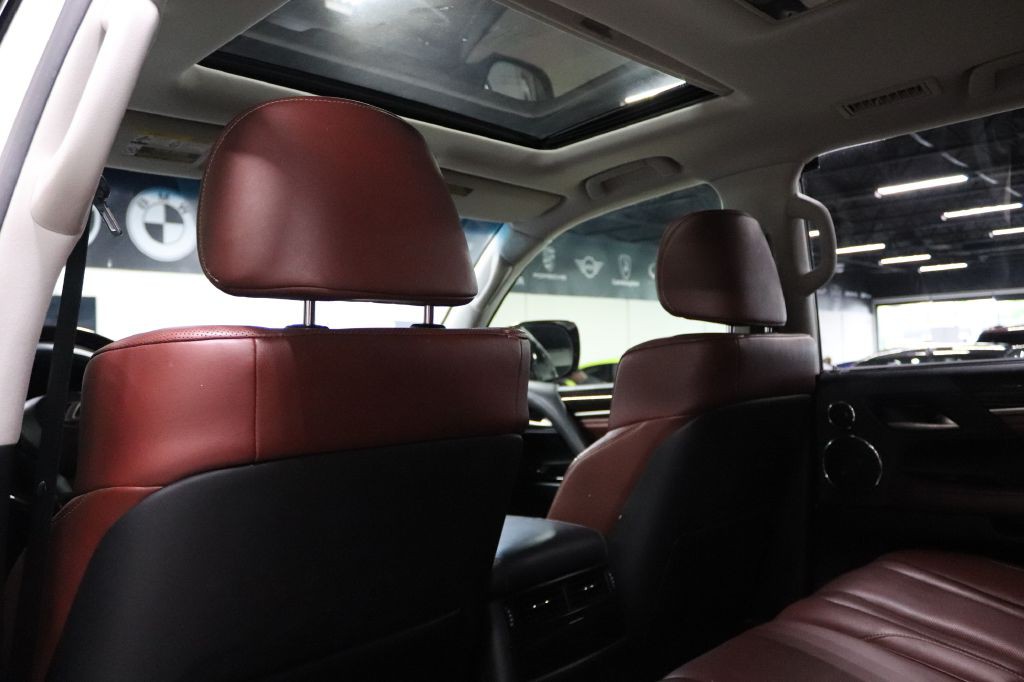 2019 Lexus LX Image 14