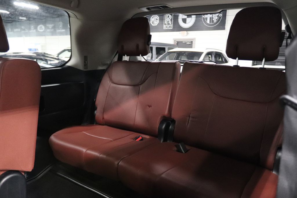 2019 Lexus LX Image 15