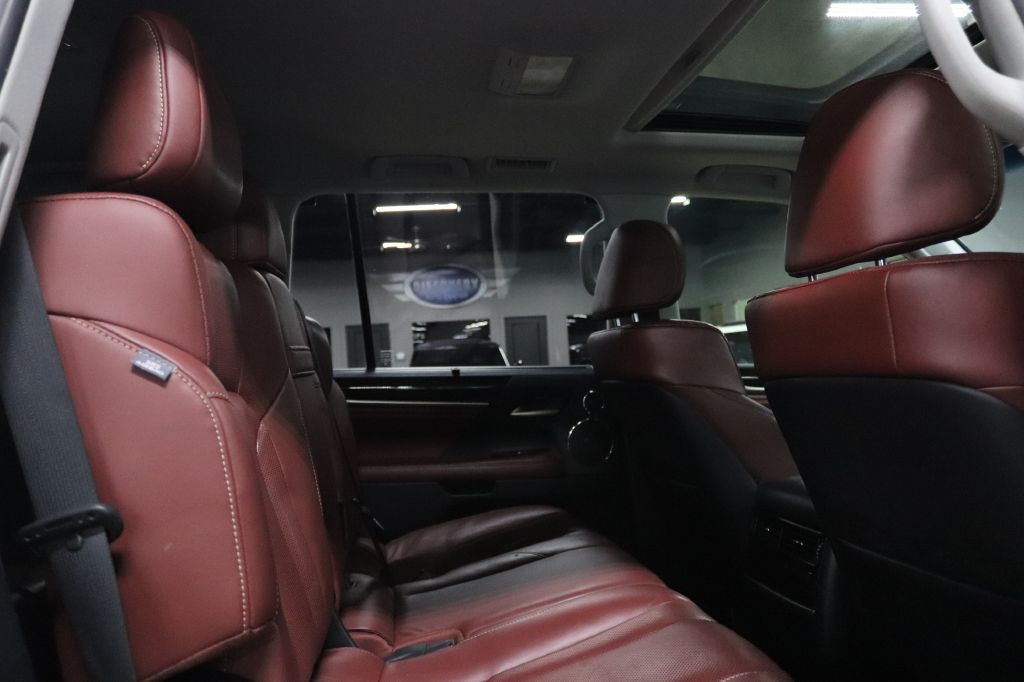 2019 Lexus LX Image 18