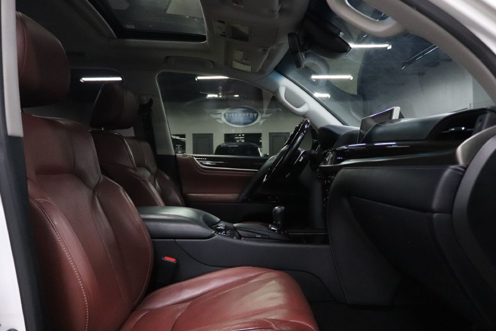 2019 Lexus LX Image 21