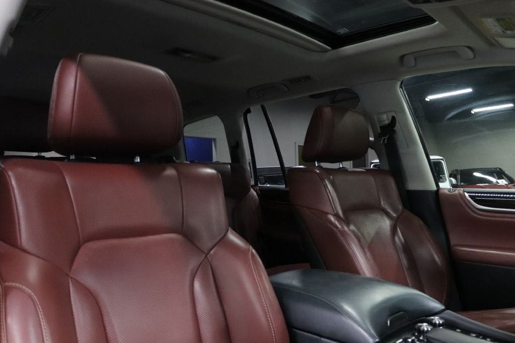 2019 Lexus LX Image 22