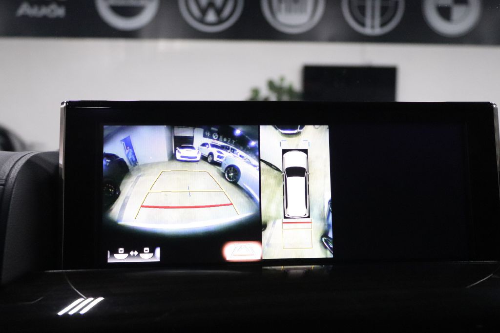 2019 Lexus LX Image 33