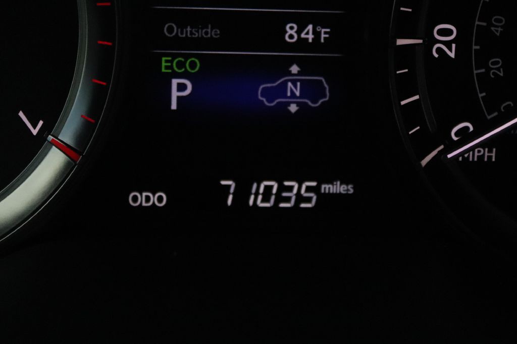2019 Lexus LX Image 35