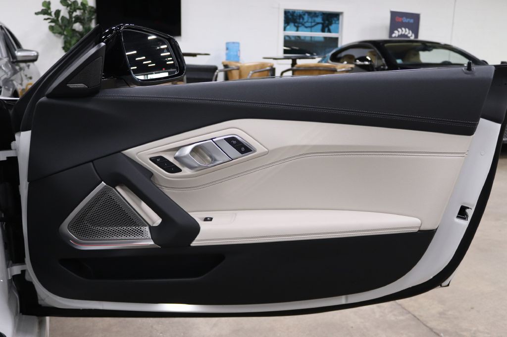 2025 BMW Z4 Image 21