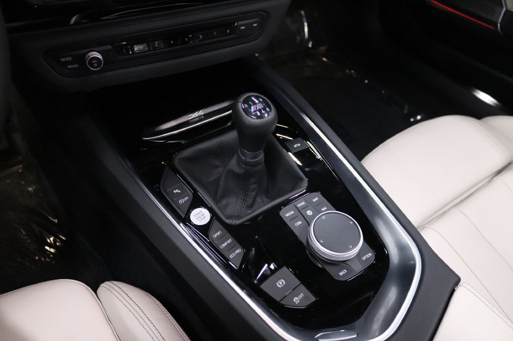 2025 BMW Z4 Image 30