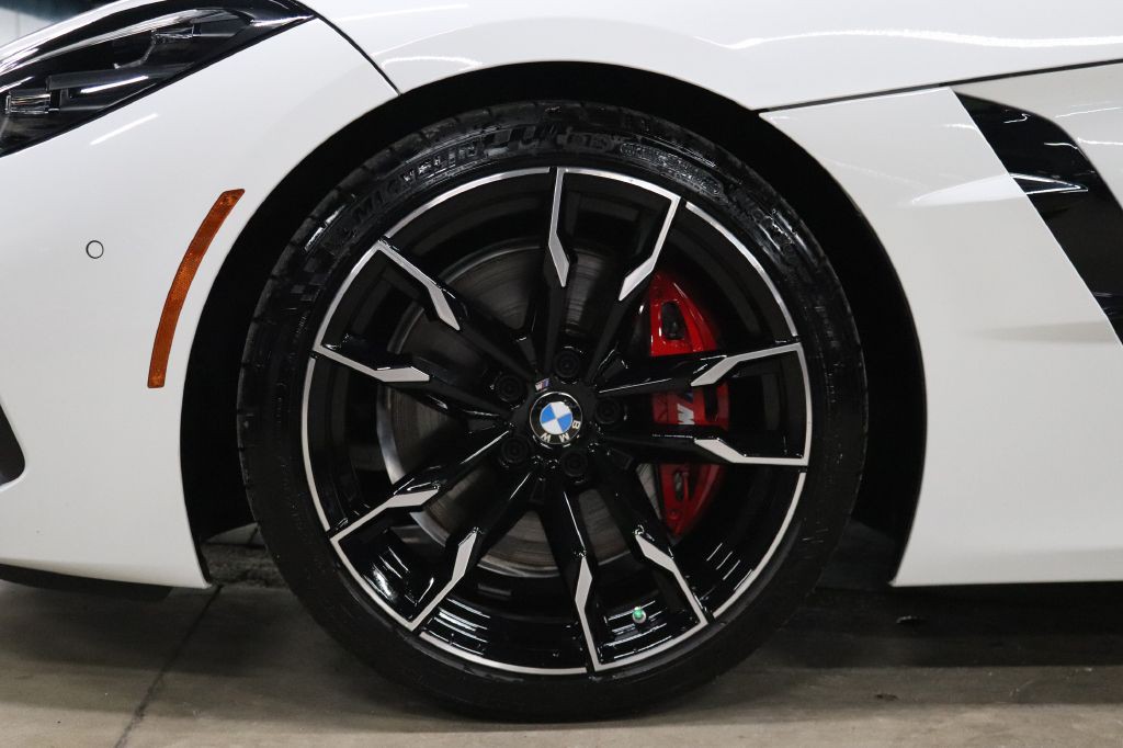 2025 BMW Z4 Image 37