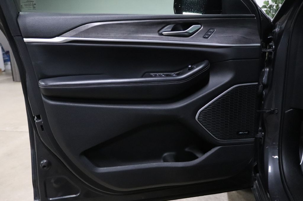 2021 Jeep Grand Cherokee Image 9