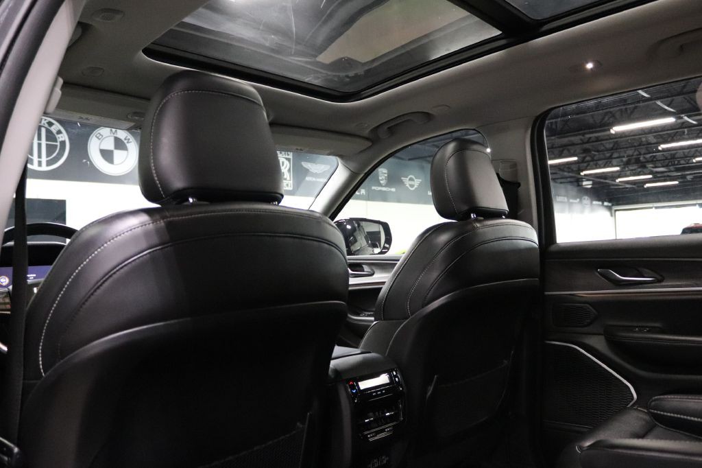 2021 Jeep Grand Cherokee Image 16