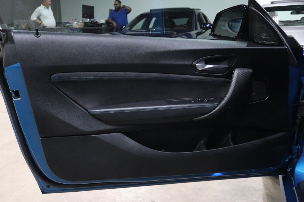 2017 BMW M2 Image 10