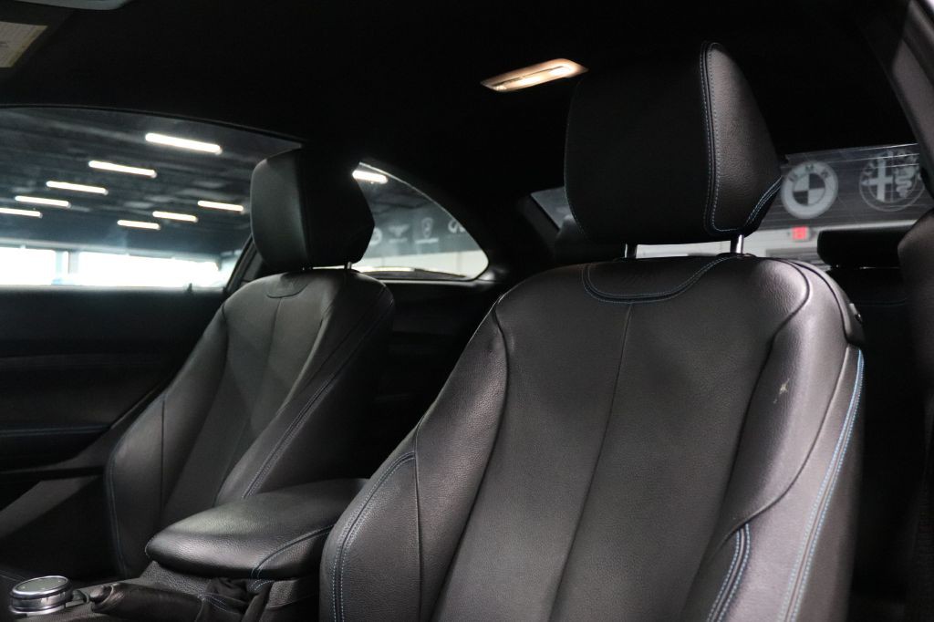2017 BMW M2 Image 12