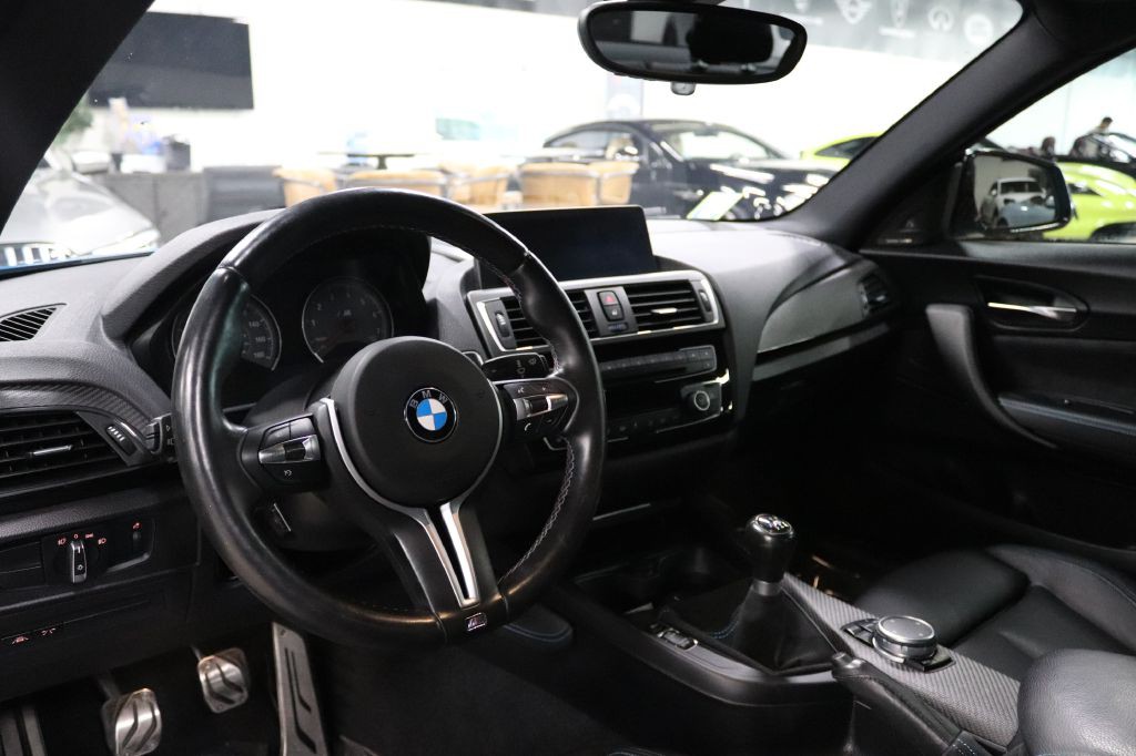 2017 BMW M2 Image 13