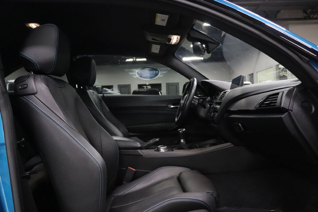 2017 BMW M2 Image 16