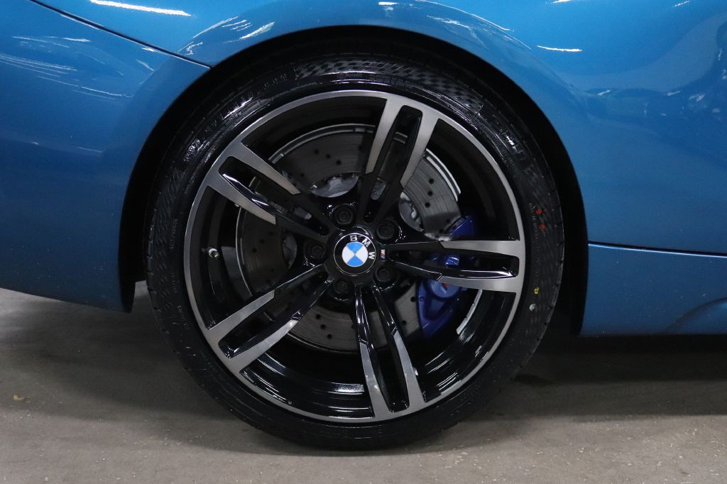 2017 BMW M2 Image 33