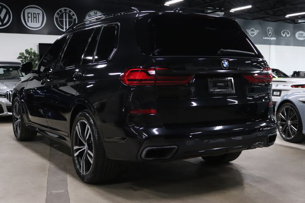 2021 BMW X7 Image 3