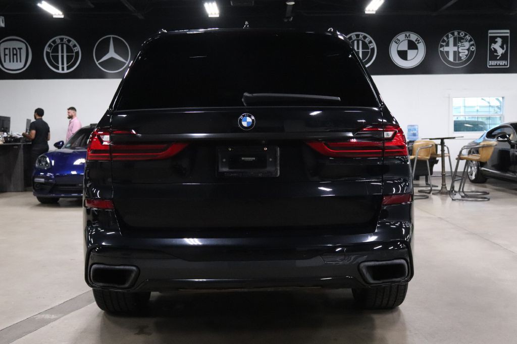 2021 BMW X7 Image 4