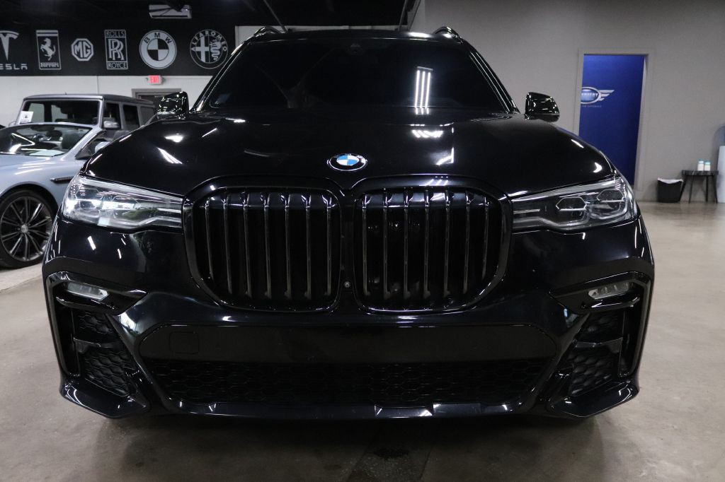 2021 BMW X7 Image 8