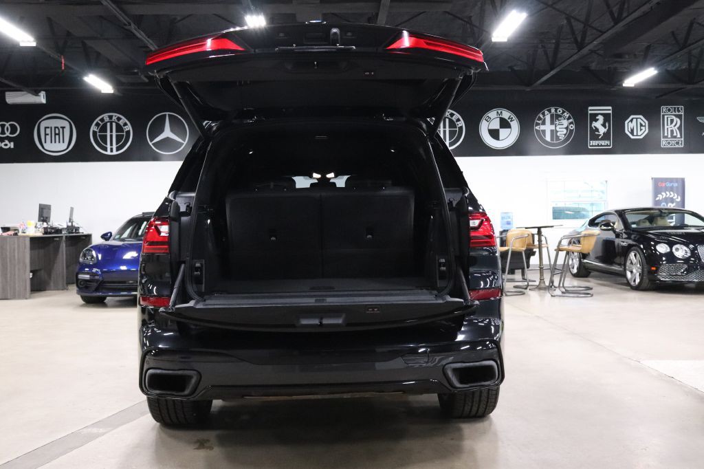 2021 BMW X7 Image 26