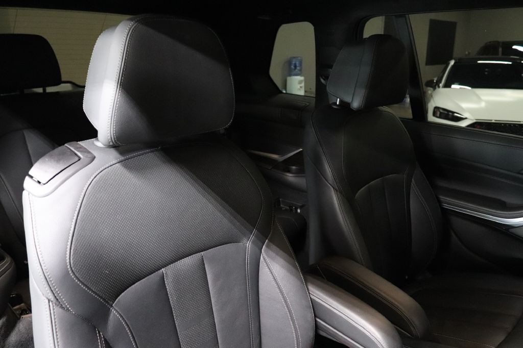 2021 BMW X7 Image 31