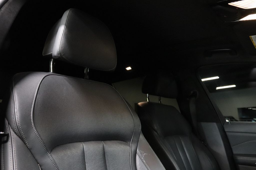 2021 BMW X7 Image 35