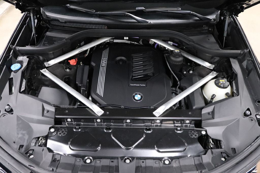 2021 BMW X7 Image 36