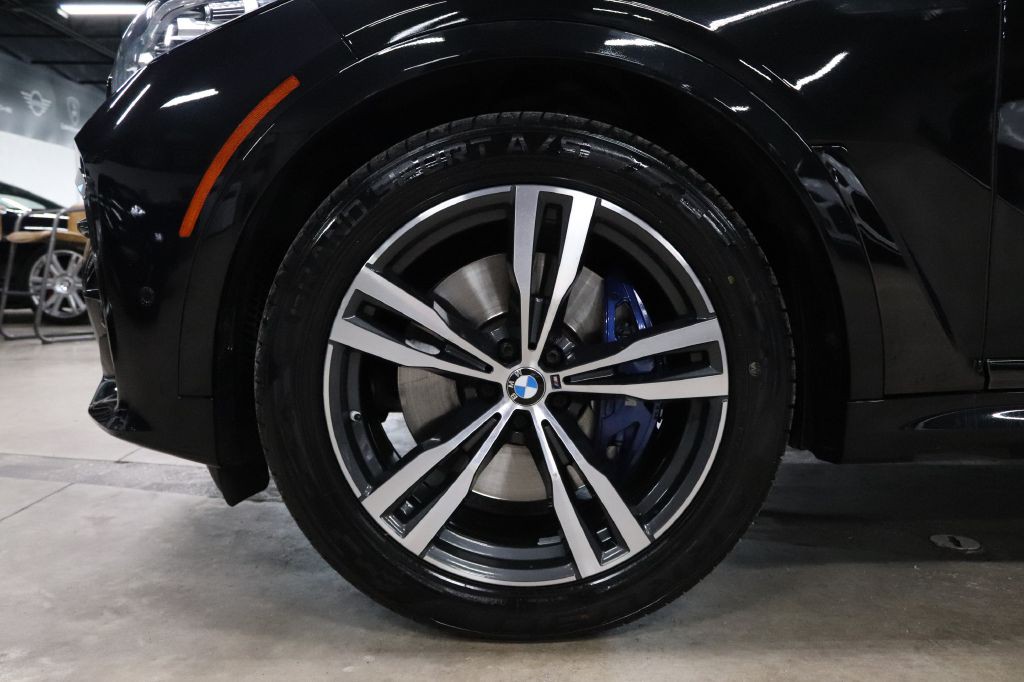2021 BMW X7 Image 37