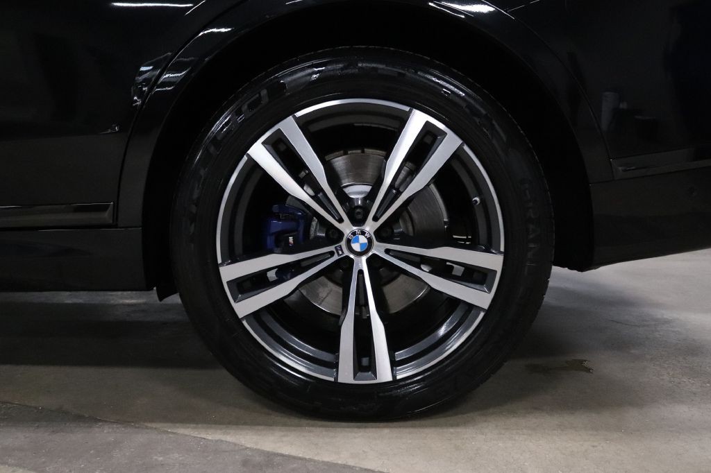 2021 BMW X7 Image 38