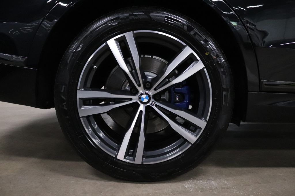 2021 BMW X7 Image 39