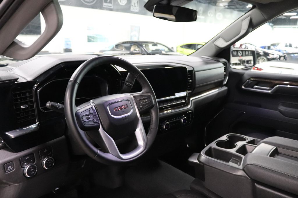 2023 GMC Sierra Image 12