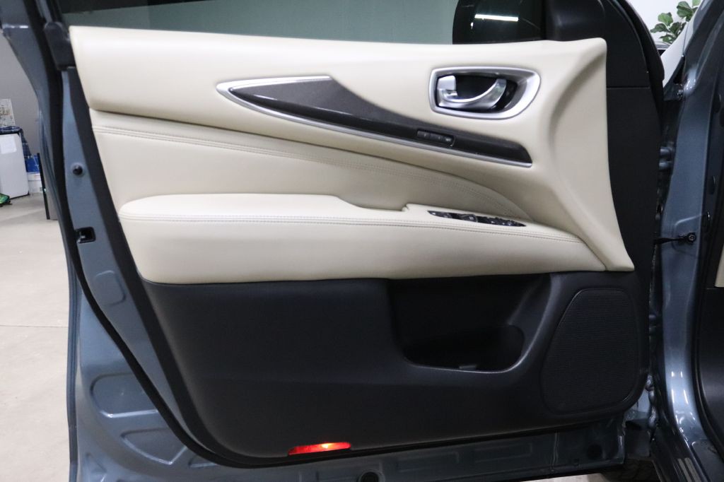 2017 INFINITI QX60 Image 9