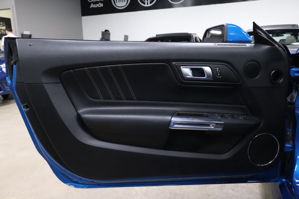 2019 Ford Mustang Image 17