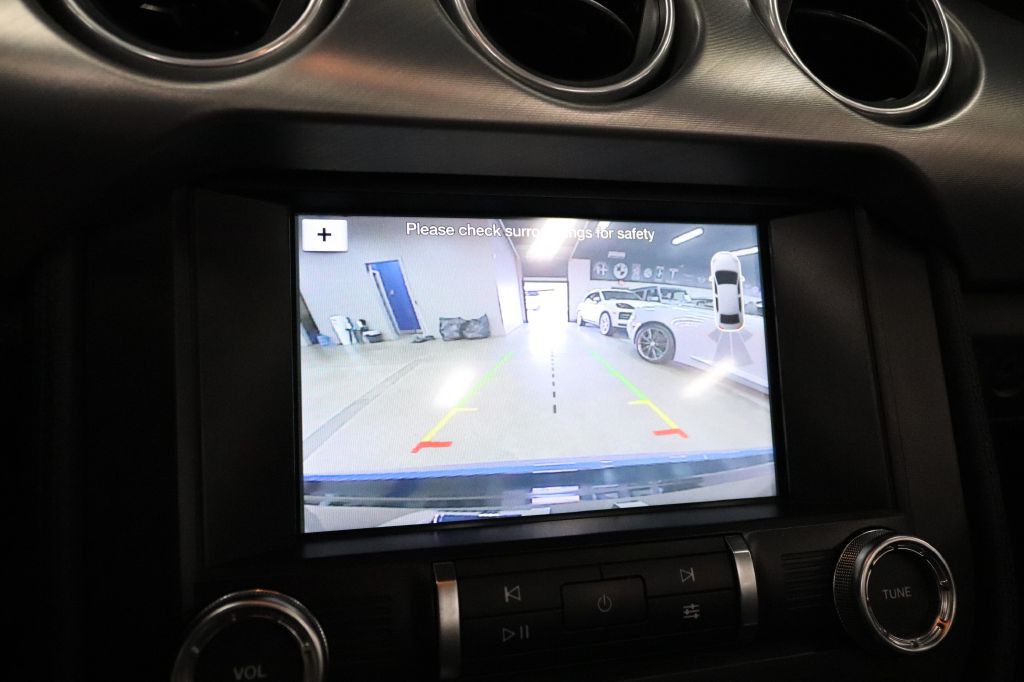 2019 Ford Mustang Image 34