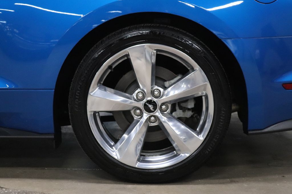 2019 Ford Mustang Image 38