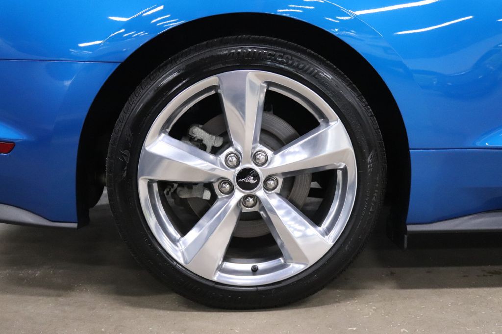 2019 Ford Mustang Image 39