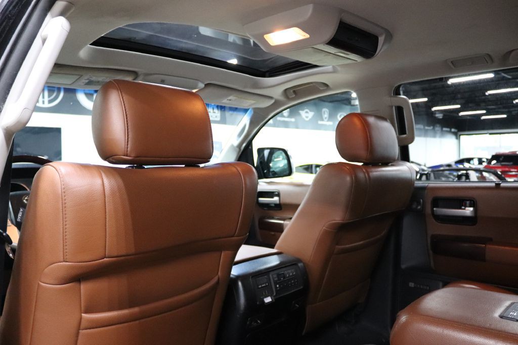 2014 Toyota Sequoia Image 16