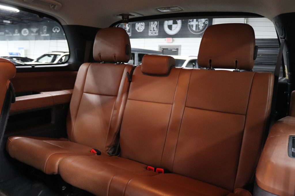 2014 Toyota Sequoia Image 18
