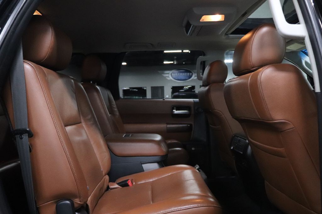 2014 Toyota Sequoia Image 20