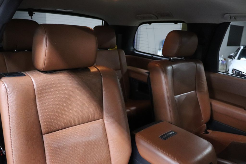2014 Toyota Sequoia Image 21