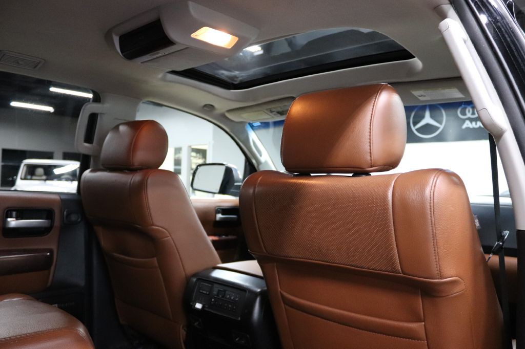 2014 Toyota Sequoia Image 22