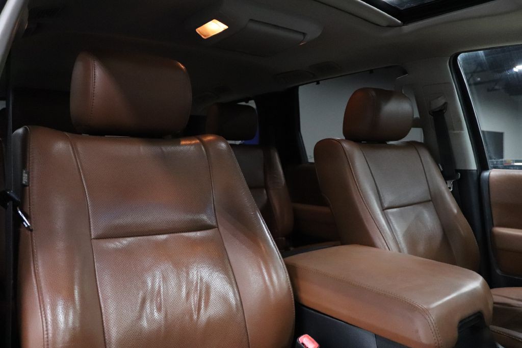 2014 Toyota Sequoia Image 26